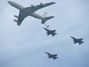 Boeing 707 & F16\'s Refueling